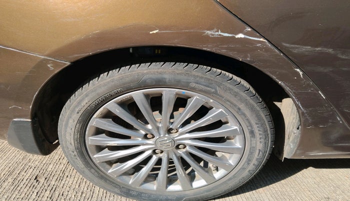 2015 Maruti Ciaz ZXI, Petrol, Manual, 2,03,596 km, tyre