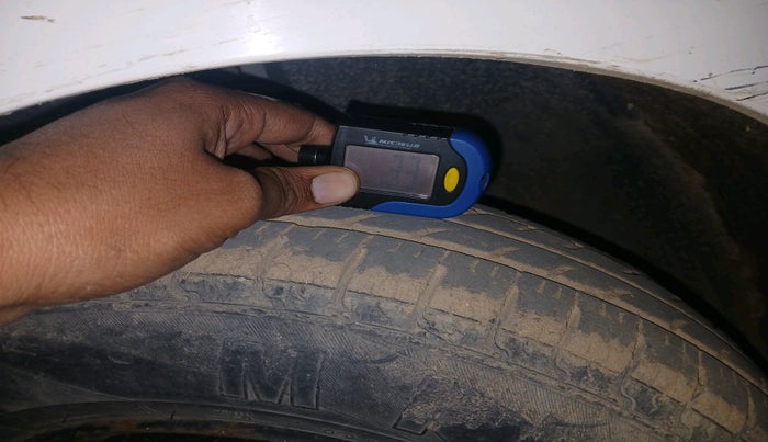 2019 Datsun Redi Go S 1.0, Petrol, Manual, 1,08,179 km, tyre