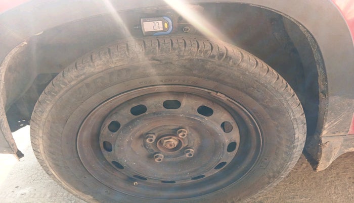 2017 Mahindra Kuv100 K4 6 STR, Petrol, Manual, 59,241 km, tyre