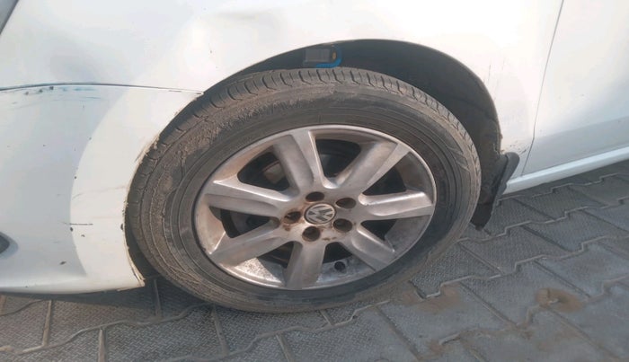 2011 Volkswagen Vento HIGHLINE DIESEL 1.6, Diesel, Manual, 1,97,119 km, tyre