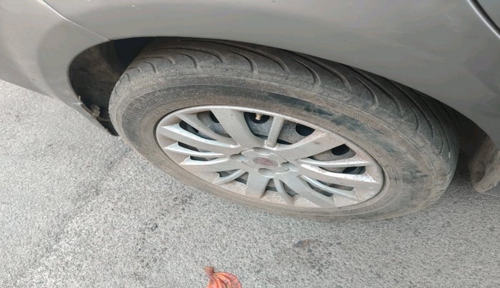 2010 Fiat Linea DYNAMIC 1.4, Petrol, Manual, 1,07,900 km, tyre