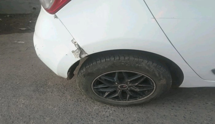 2017 Hyundai Grand i10 SPORTZ 1.2 KAPPA VTVT, Petrol, Manual, 1,99,014 km, tyre