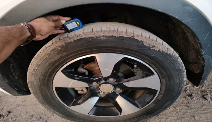 2019 Tata NEXON XZA PLUS PETROL, Petrol, Automatic, 1,68,651 km, tyre