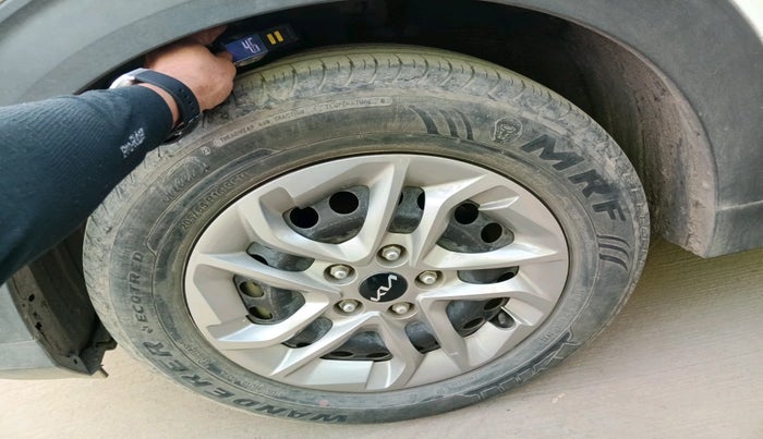 2022 KIA CARENS PRESTIGE 1.5 DIESEL 7 STR, Diesel, Manual, 51,203 km, tyre