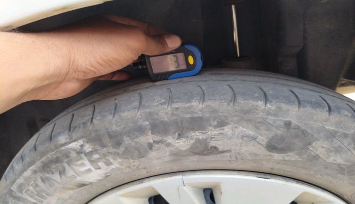 2016 Maruti Swift Dzire VDI, Diesel, Manual, 1,09,908 km, tyre