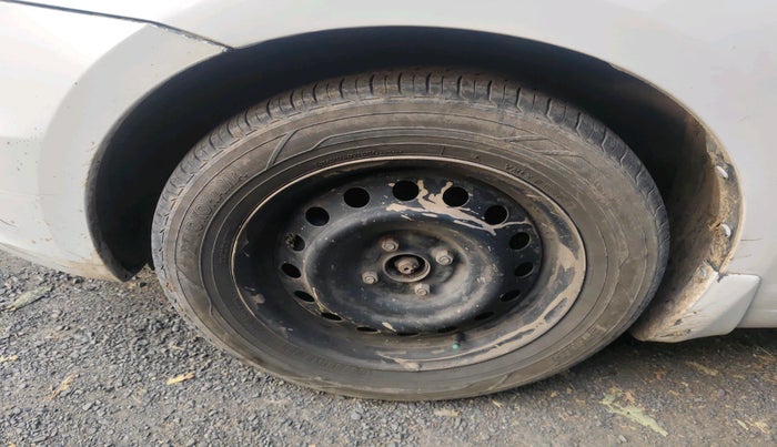 2014 Maruti Ciaz VDI, Diesel, Manual, 1,07,017 km, tyre