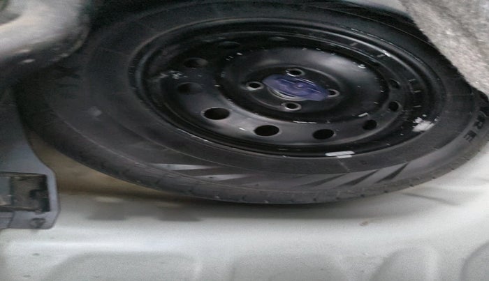 2023 Maruti Swift LXI, Petrol, Manual, 47,746 km, tyre