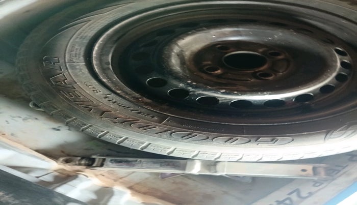 2017 Honda Amaze 1.5L I-DTEC E, Diesel, Manual, 39,870 km, tyre