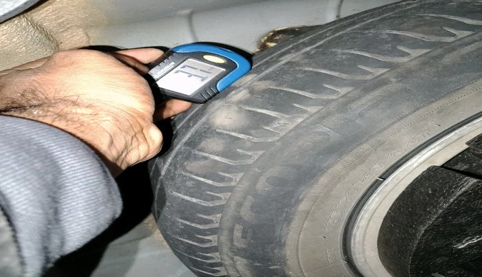 2017 Volkswagen Ameo HIGHLINE1.5L, Diesel, Manual, 1,10,071 km, tyre