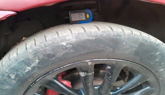 2011 Toyota Etios Liva VX, Petrol, Manual, 81,146 km, tyre