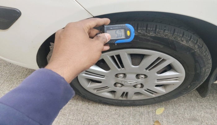 2011 Hyundai Santro Xing GLS, Petrol, Manual, 49,070 km, tyre