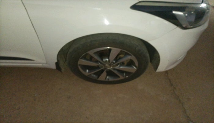 2016 Hyundai Elite i20 ASTA 1.4 CRDI, Diesel, Manual, 2,79,019 km, tyre