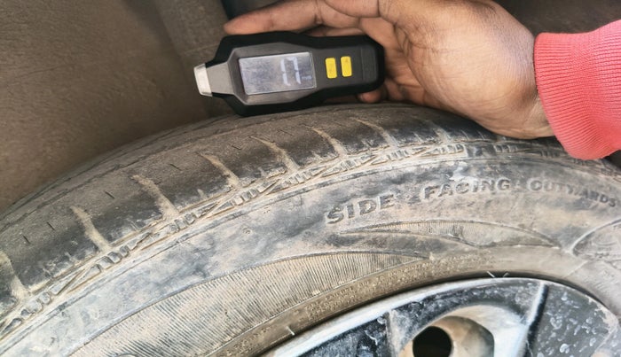 2011 Maruti Ritz LXI, Petrol, Manual, 1,11,346 km, tyre