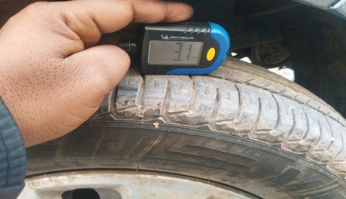 2011 Hyundai i10 MAGNA 1.2, Petrol, Manual, 98,574 km, tyre