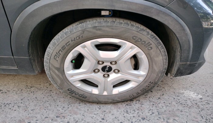 2021 KIA SONET HTK PLUS 1.2, Petrol, Manual, 36,579 km, tyre