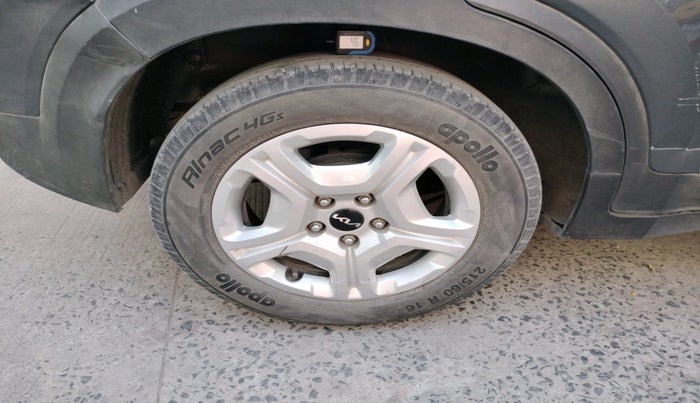 2021 KIA SONET HTK PLUS 1.2, Petrol, Manual, 36,579 km, tyre