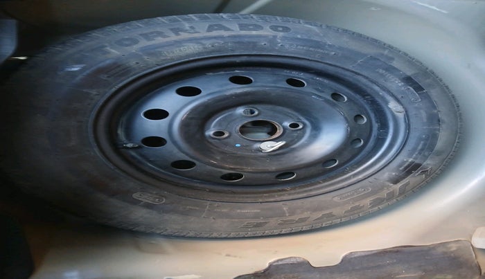 2014 Maruti Swift Dzire VDI, Diesel, Manual, 1,12,760 km, tyre