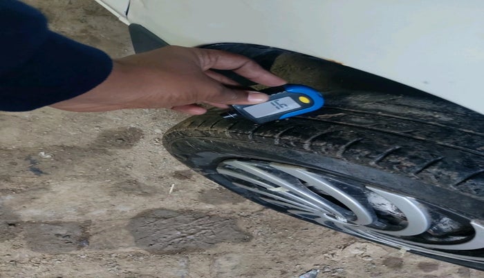 2013 Maruti Alto 800 LXI, Petrol, Manual, 50,698 km, tyre