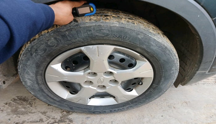 2019 Mahindra XUV300 W6 1.5 DIESEL, Diesel, Manual, 1,07,006 km, tyre