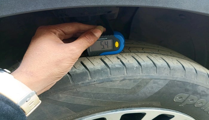 2023 Hyundai VENUE S 1.2, Petrol, Manual, 7,012 km, tyre