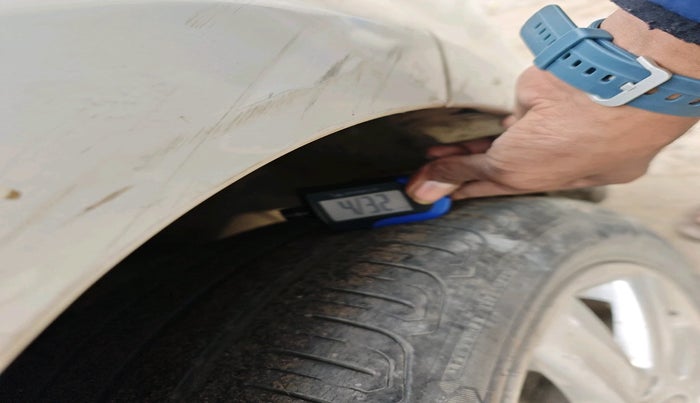 2012 Volkswagen Vento HIGHLINE DIESEL 1.6, Diesel, Manual, 1,24,947 km, tyre