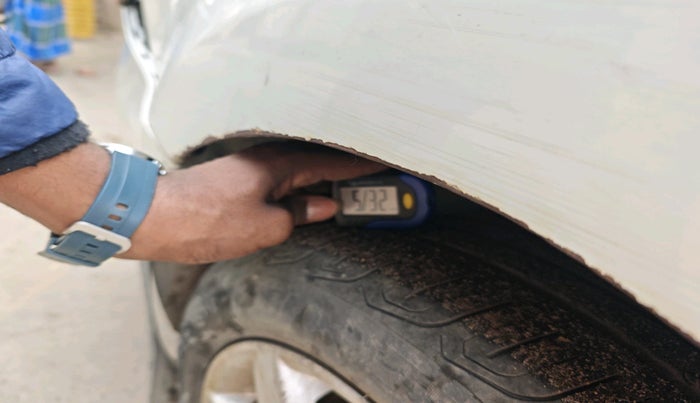 2012 Volkswagen Vento HIGHLINE DIESEL 1.6, Diesel, Manual, 1,24,947 km, tyre