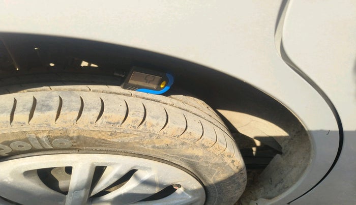 2012 Maruti Wagon R 1.0 VXI, Petrol, Manual, 56,000 km, tyre