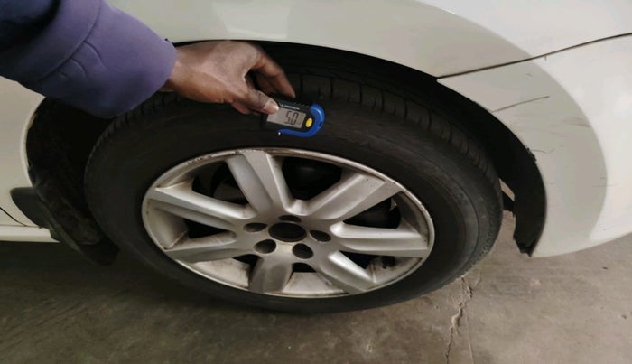 2011 Volkswagen Polo COMFORTLINE 1.2L PETROL, Petrol, Manual, 1,40,446 km, tyre