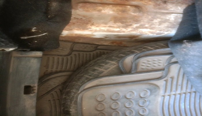 2010 Maruti Swift Dzire VDI, Diesel, Manual, 1,07,312 km, tyre