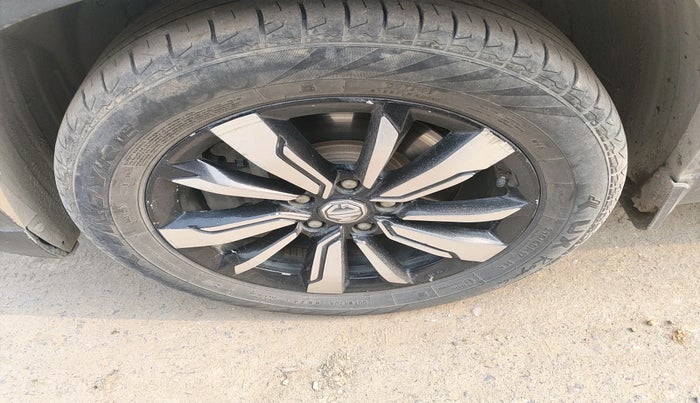 2019 MG HECTOR SHARP 2.0 DIESEL, Diesel, Manual, 90,608 km, tyre