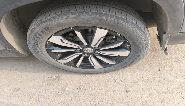 2019 MG HECTOR SHARP 2.0 DIESEL, Diesel, Manual, 90,608 km, tyre