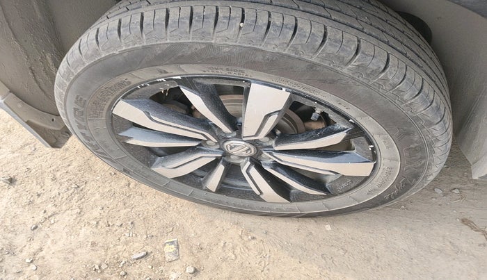 2019 MG HECTOR SHARP 2.0 DIESEL, Diesel, Manual, 90,608 km, tyre