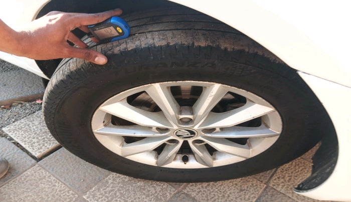 2014 Skoda Octavia ELEGANCE 2.0 TDI AT, Diesel, Automatic, 1,16,747 km, tyre