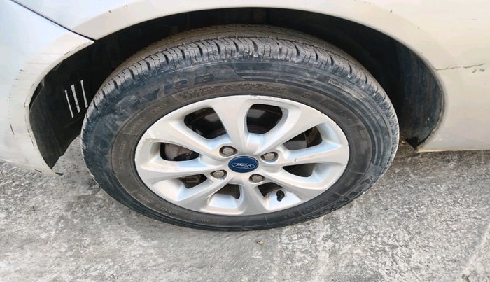 2012 Ford Figo TITANIUM 1.2 PETROL, Petrol, Manual, 52,178 km, tyre