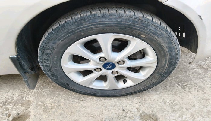 2012 Ford Figo TITANIUM 1.2 PETROL, Petrol, Manual, 52,178 km, tyre