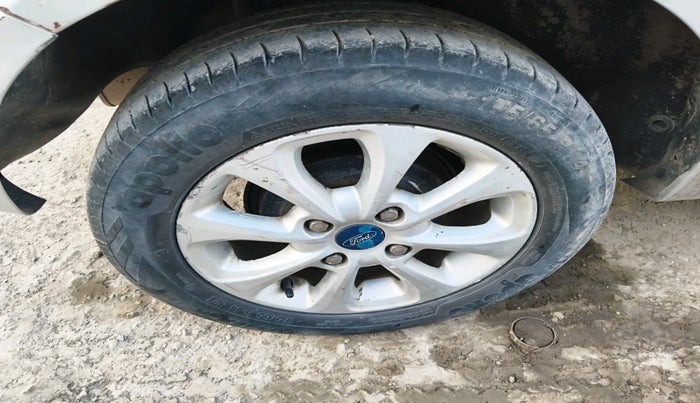 2012 Ford Figo TITANIUM 1.2 PETROL, Petrol, Manual, 52,178 km, tyre