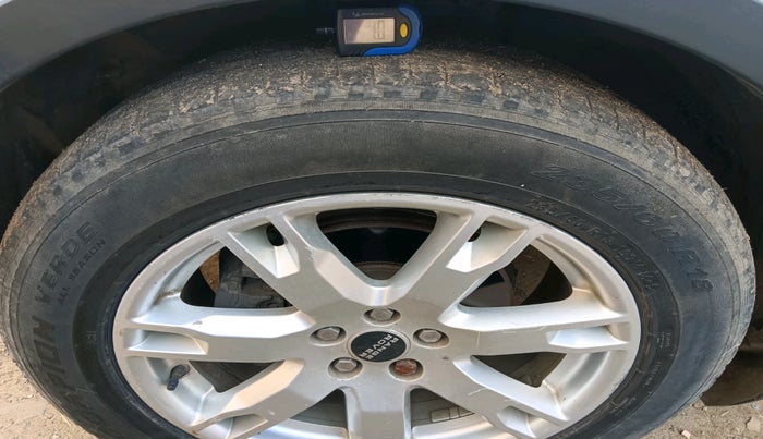 2012 Landrover Range Rover Sport 3.6 TDV8 DIESEL, Diesel, Automatic, 1,08,300 km, tyre