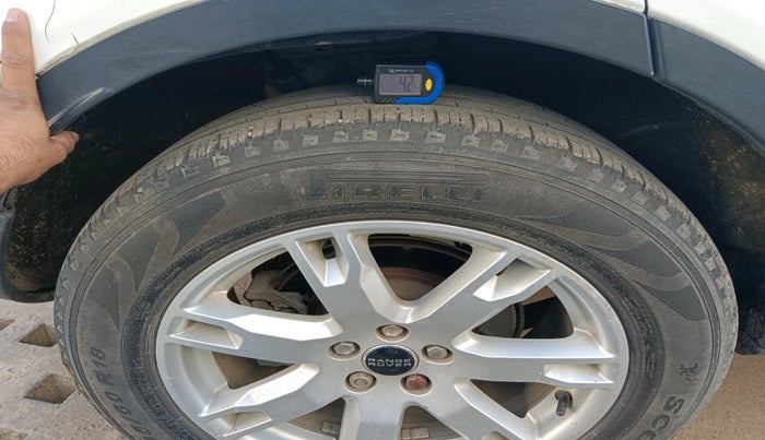 2012 Landrover Range Rover Sport 3.6 TDV8 DIESEL, Diesel, Automatic, 1,08,300 km, tyre