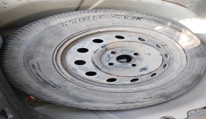 2013 Maruti Swift Dzire VXI, Petrol, Manual, 92,645 km, tyre