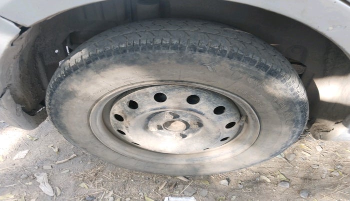 2013 Maruti Swift Dzire VXI, Petrol, Manual, 92,645 km, tyre