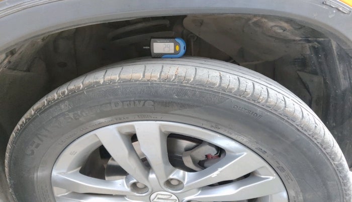 2016 Maruti Vitara Brezza ZDI PLUS DUAL TONE, Diesel, Manual, 1,38,075 km, tyre