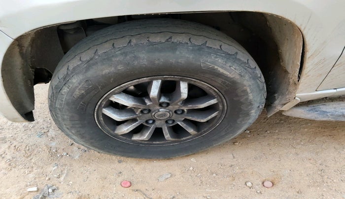 2016 Mahindra TUV300 T8, Diesel, Manual, 1,77,091 km, tyre