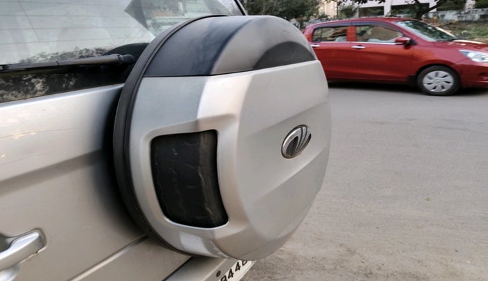 2016 Mahindra TUV300 T8, Diesel, Manual, 1,77,091 km, tyre