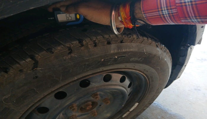 2015 Mahindra XUV500 W6, Diesel, Manual, 1,35,266 km, tyre