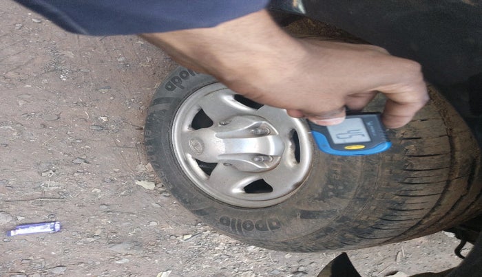 2011 Tata Safari 4X2 LX DICOR, Diesel, Manual, 3,52,548 km, tyre