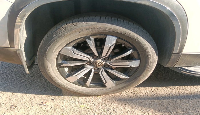 2020 MG HECTOR SHARP 2.0 DIESEL, Diesel, Manual, 59,654 km, tyre