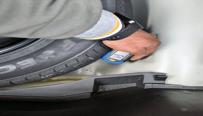 2024 Maruti Swift VXi (O), Petrol, Manual, 14,769 km, tyre