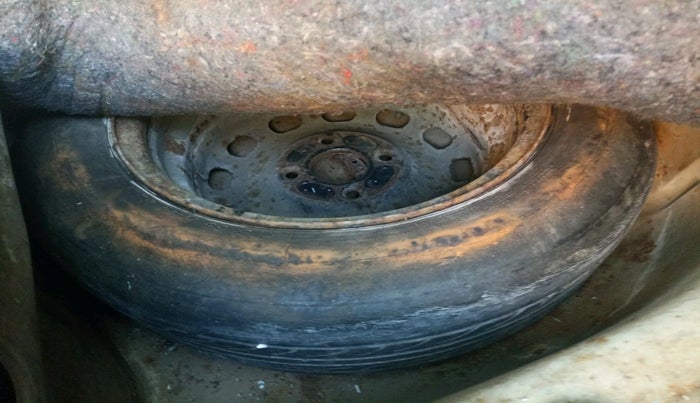 2015 Ford Figo EXI 1.4 DIESEL, Diesel, Manual, 2,30,820 km, tyre