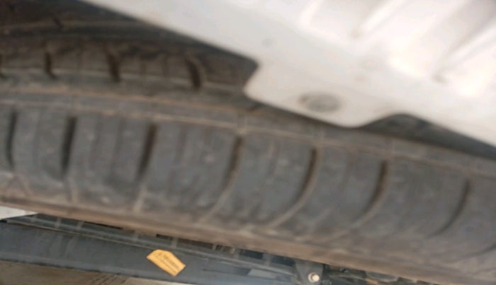 2024 Tata Safari PURE PLUS S AT, Diesel, Automatic, 28,196 km, tyre