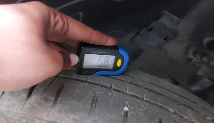 2021 Hyundai VENUE S 1.2, Petrol, Manual, 17,456 km, tyre